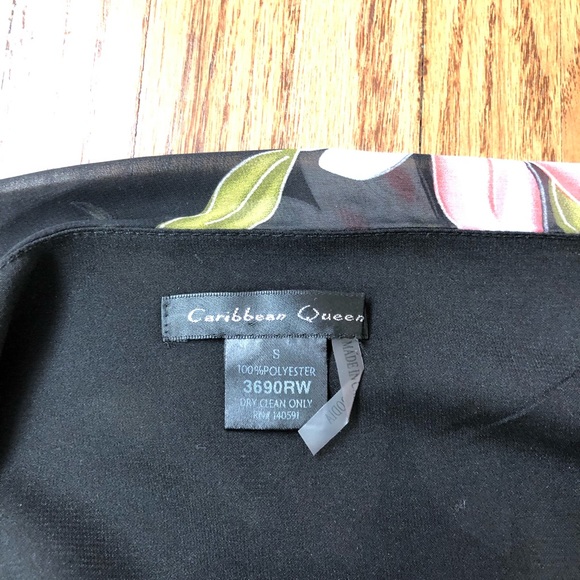 A floral romper - Picture 3 of 4